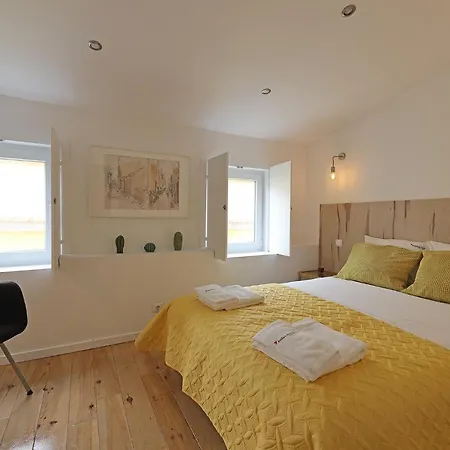 דירה Flh Fontainhas Homey Mezzanine פורטו